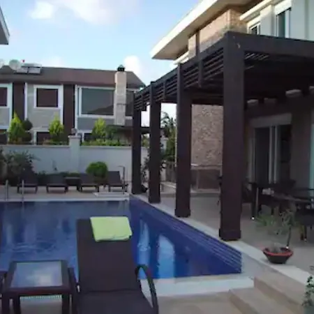 Luxurious 4-bedroom Retreat Near & Forest *